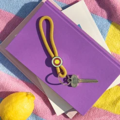 Accessoires>REMEMBER Schlüsselanhänger Ringo yellow